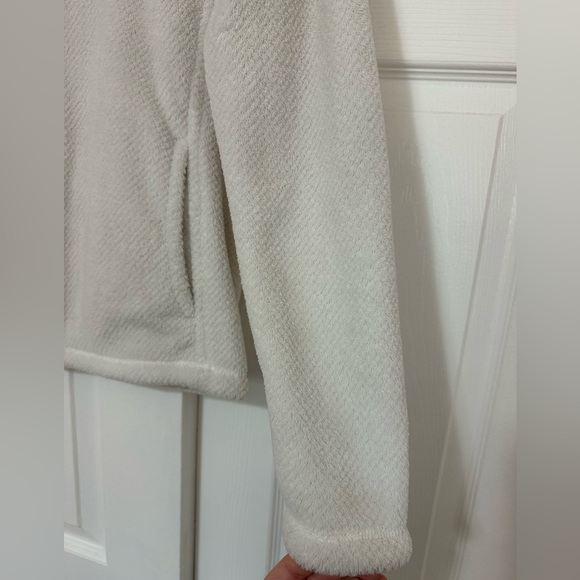 Patagonia Women’s Re-Tool Snap-T Fleece Pullover, White - Small - Picture 7 of 8